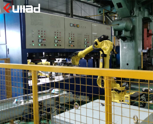 不锈钢厨具行业复合煲底加热完全实现自动化生